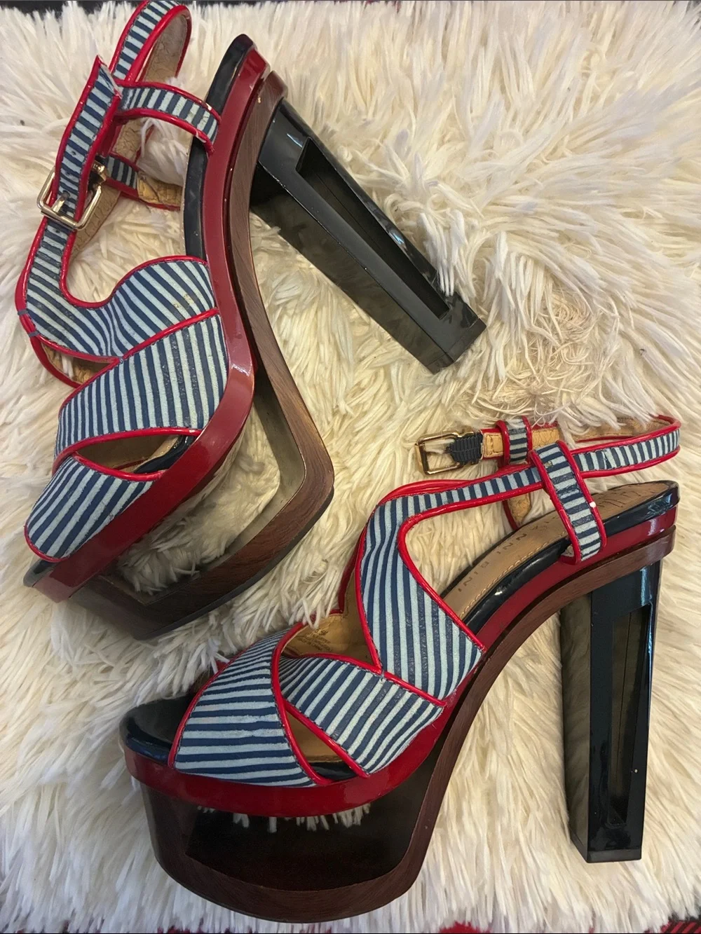 Gianni Bini Striped Blue and White Hollow Platform Sandals Red Trim size 6.5